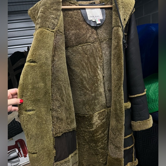 Unisex Vintage Brown Leather and Shearling Coat - Picture 4 of 5